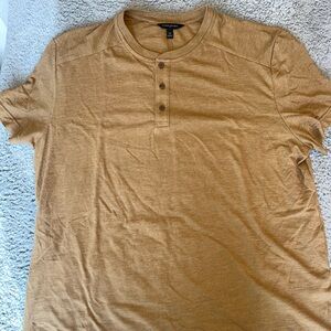 Banana Republic Men's Short Sleeve Henley in Tan